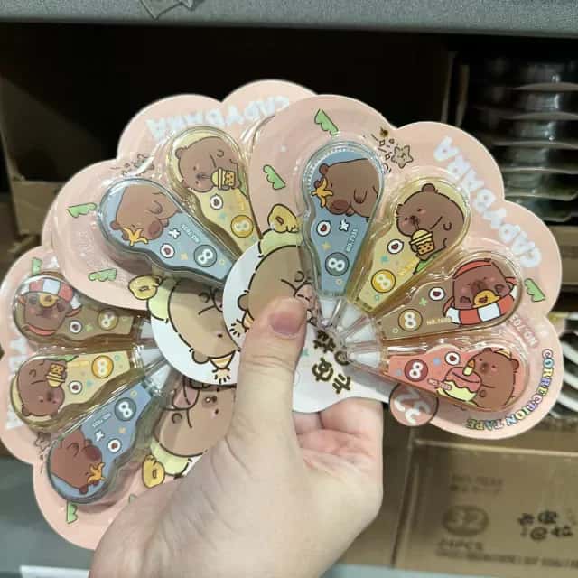 Kit C/12 Cartelas corretivos em fita Capivara Papelaria Atacado (48 unidades )