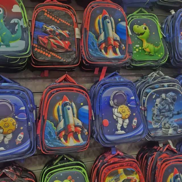 Kit C/6 MOCHILAS ESCOLAR 45 cm ESTAMPAS EM 3D (Dinosauro, futebol, foguete , Astronauta, game ) Atacado