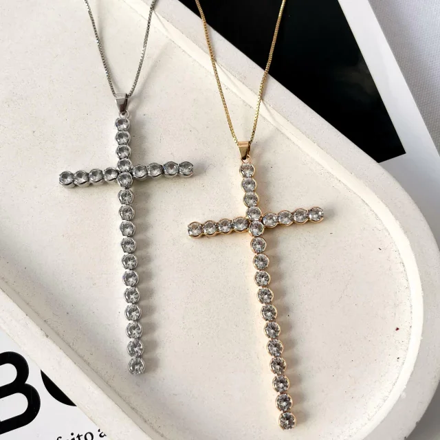 COLAR CRUZ CRAVEJADA Atacado