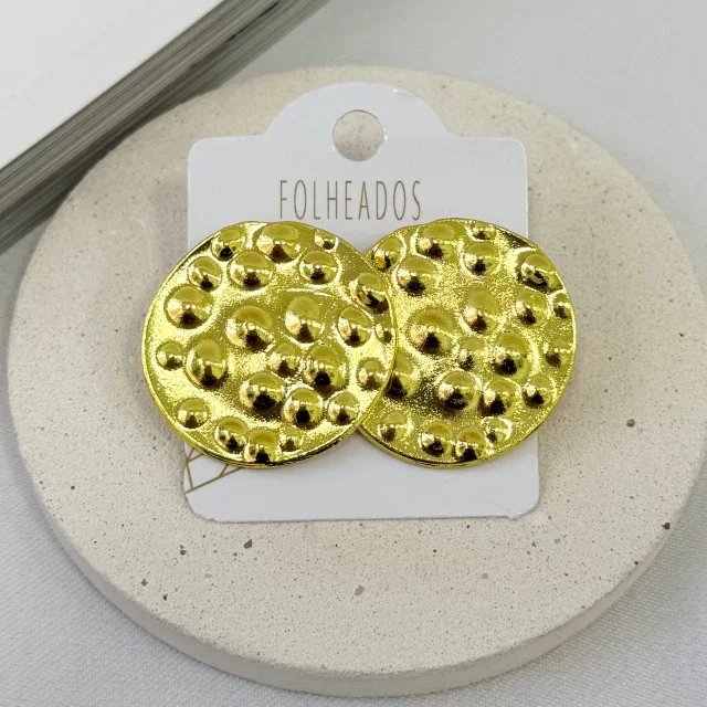 BRINCO FOLHEADO DOURADO CÍRCULO TEXTURIZADO Atacado