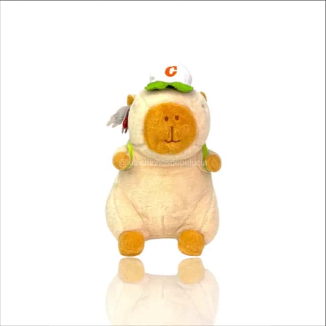 Capivara com Boné e Mochila 33cm Atacado