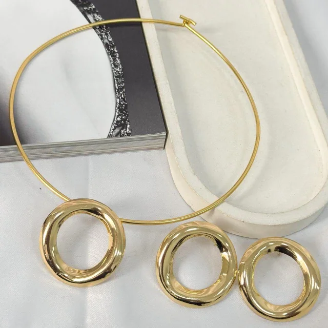 CONJUNTO DE ARO CÍRCULO IRREGULAR VAZADO Atacado